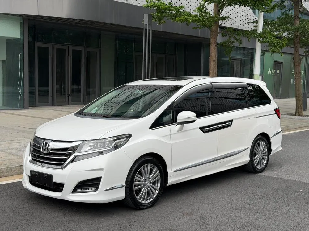 Honda Elysion 2.4L Comfort Edition, 2016 — фото 1