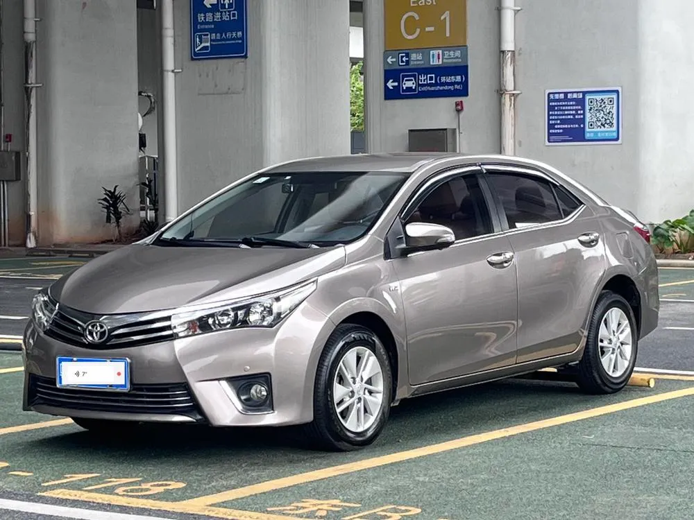 Toyota Corolla Facelift 1.6L S-CVT GL CN5, 2017 — фото 1