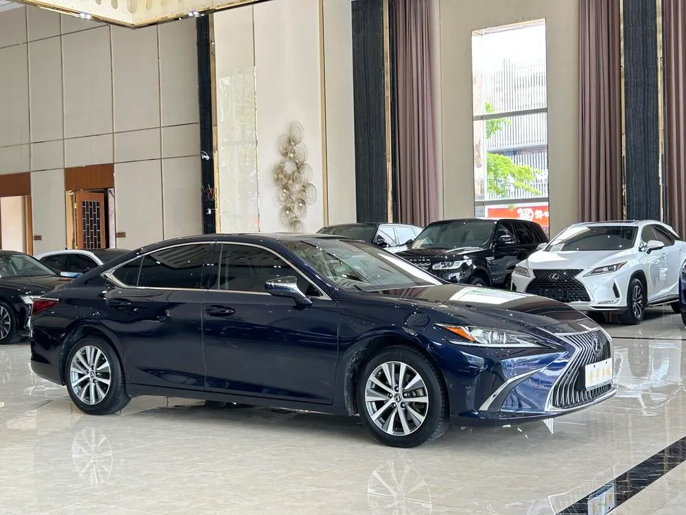 Lexus ES 200 Edition CN6, 2020 — фото 1