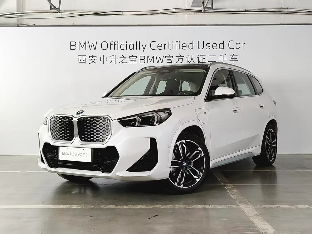 BMW iX1, 2025