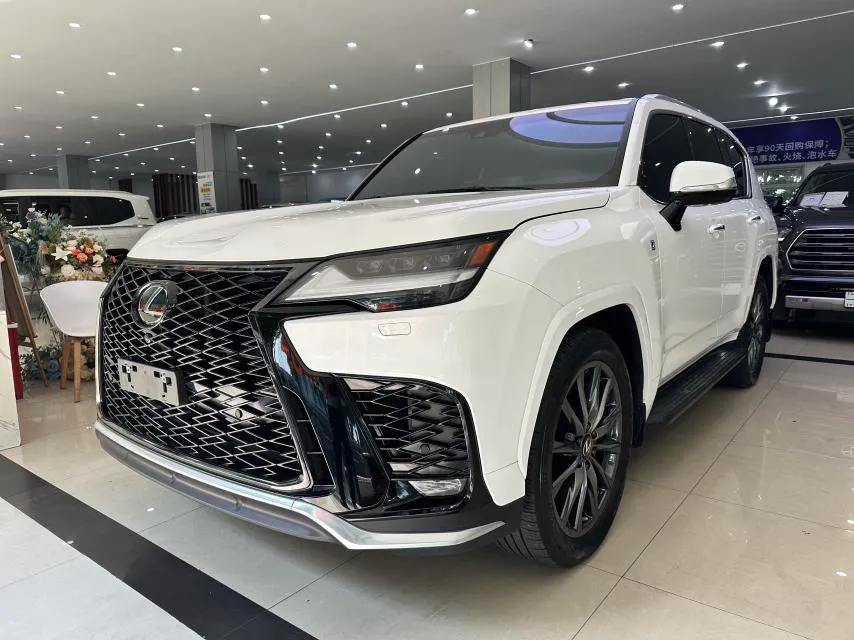Lexus LX 3.5T Auto 4WD 7 Seater Parallel Import, 2023 — фото 1