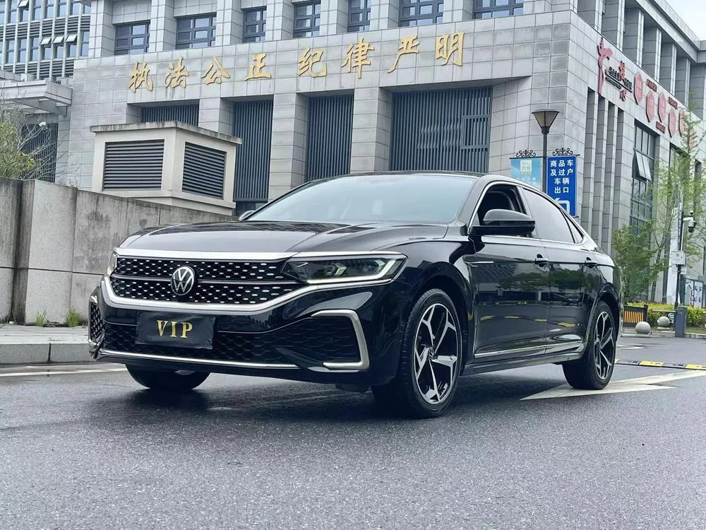 Volkswagen Passat, 2023