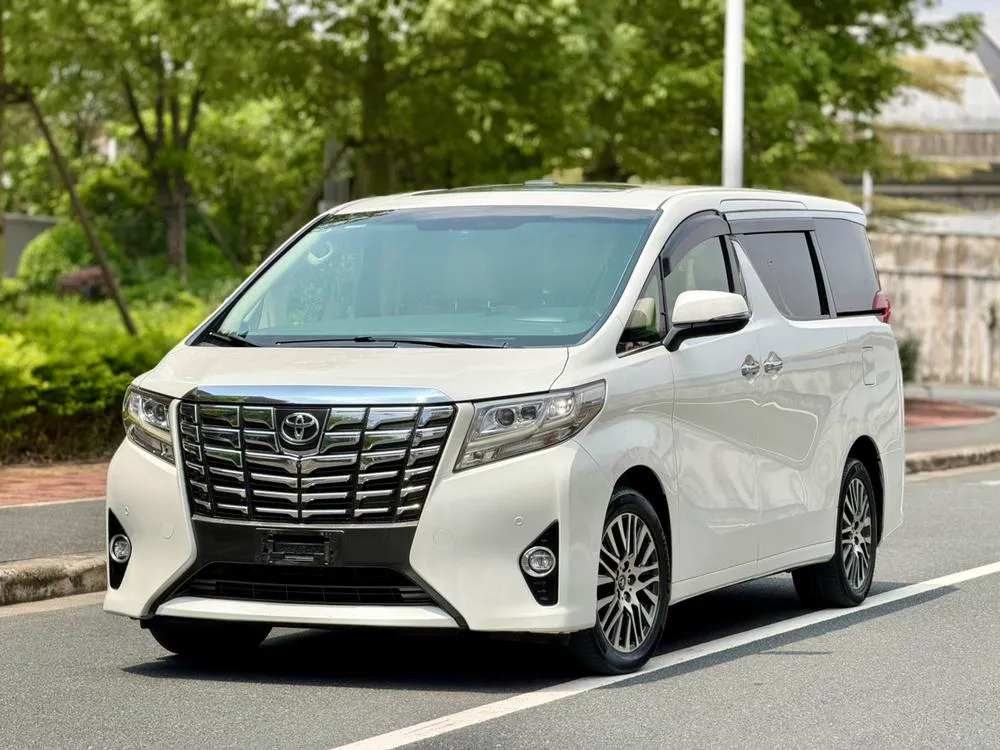 Toyota Alphard, 2015