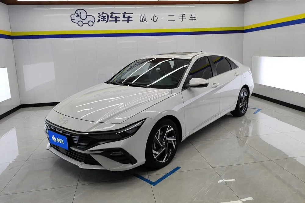 Hyundai Elantra, 2023