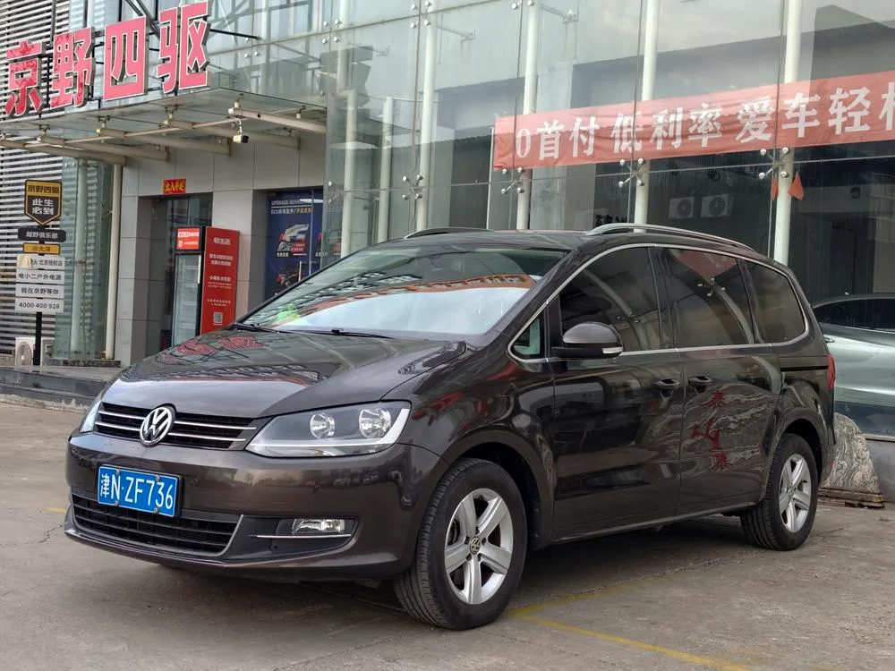 Volkswagen Sharan 1.8TSI Comfort Version, 2013 — фото 1