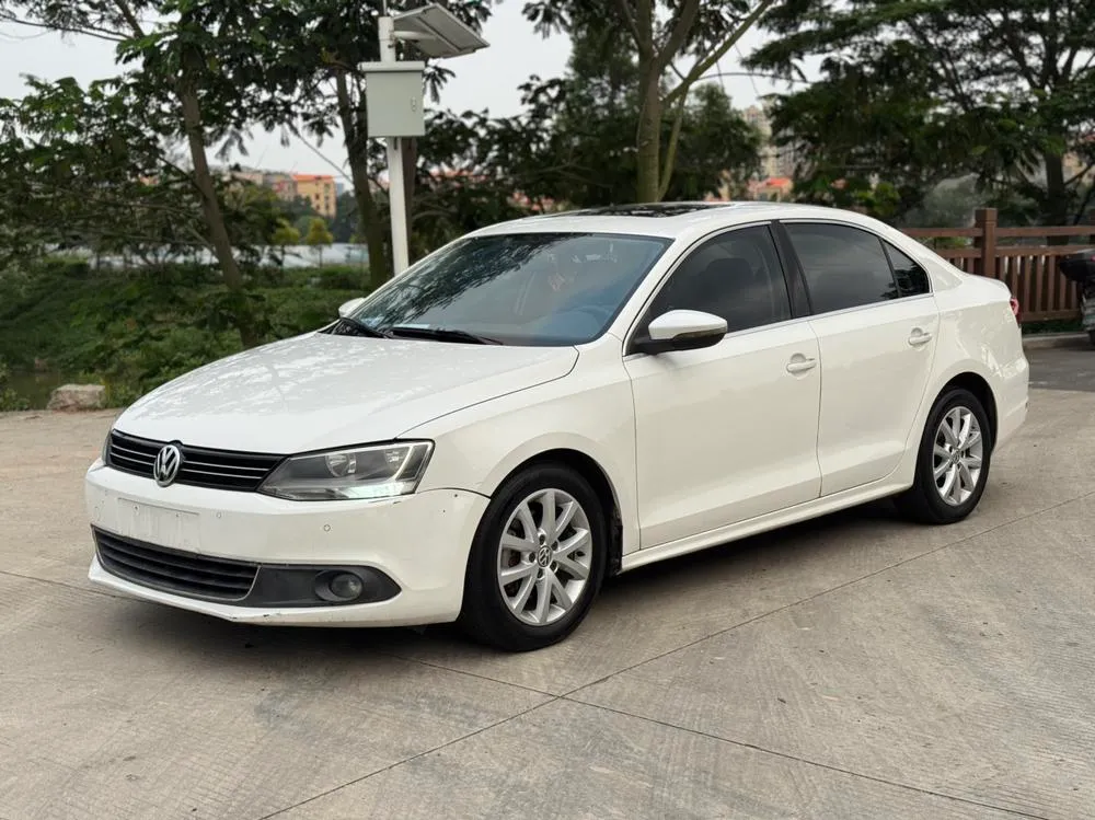 Volkswagen Sagitar, 2012