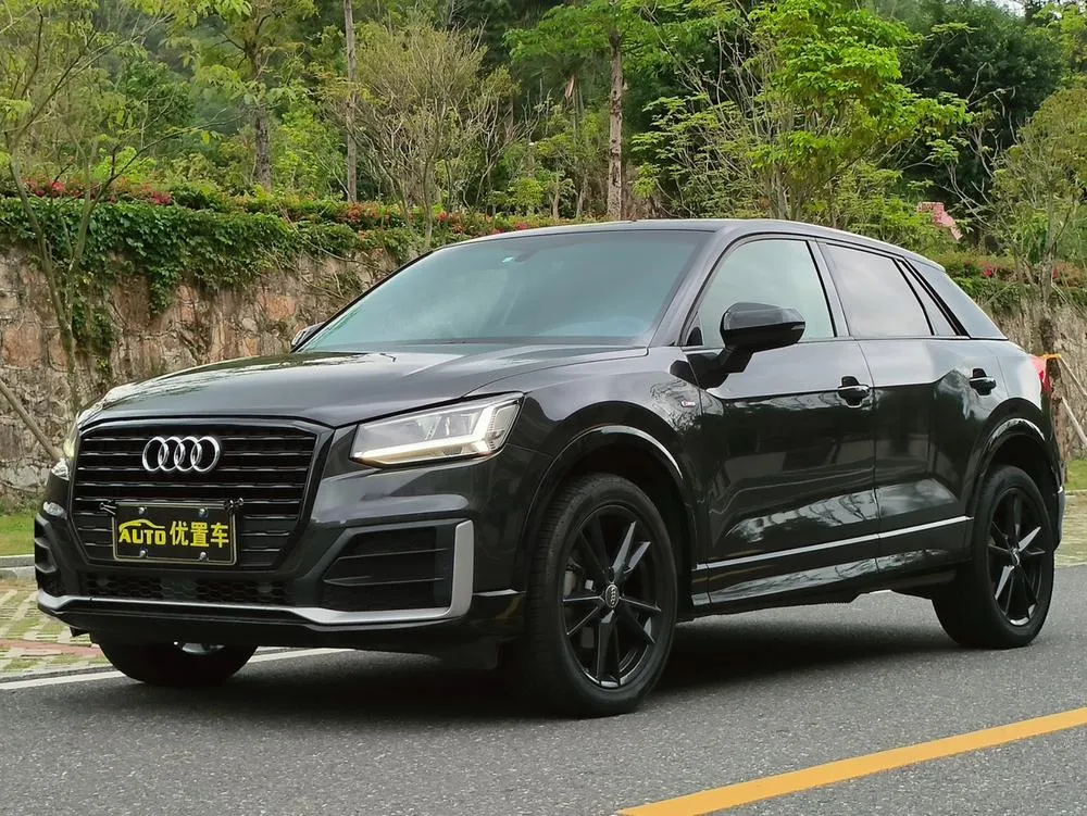 Audi Q2L, 2021