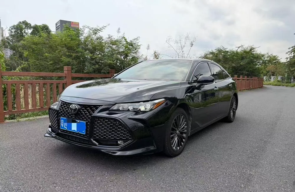 Toyota Avalon 2.0L XLE Prestige Edition CN6, 2019 — фото 1
