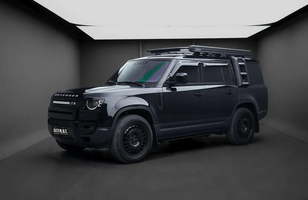 Land Rover Defender 130 3.0T P400 HSE, 2023 — фото 1