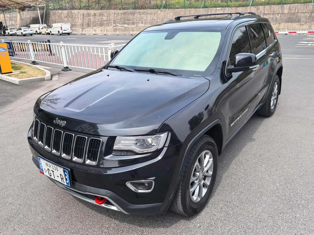 Jeep Grand Cherokee (Import), 2015