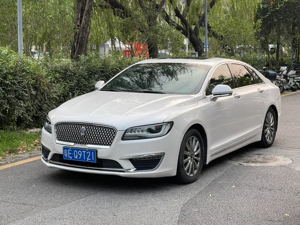 Lincoln MKZ 2.0T Prestige Edition, 2020 — фото 1