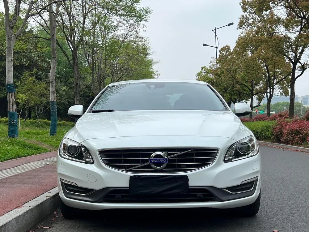 Volvo S60 S60L T4 Edition, 2016 — фото 1