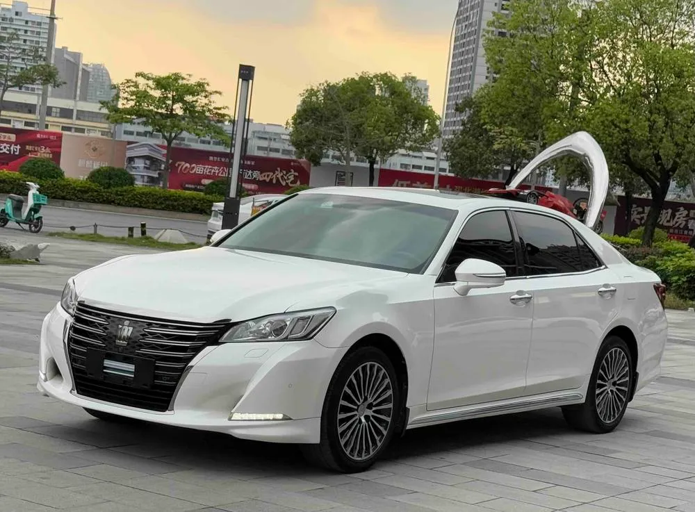 Toyota Crown 2.0T Sport Edition, 2018 — фото 1