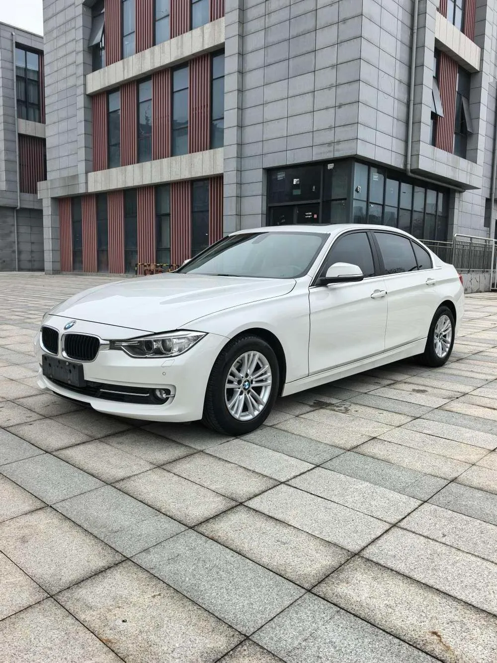 BMW 3-Series 320Li Fashion Version, 2015 — фото 1