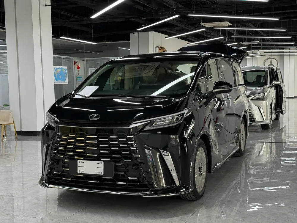 Lexus LM, 2026
