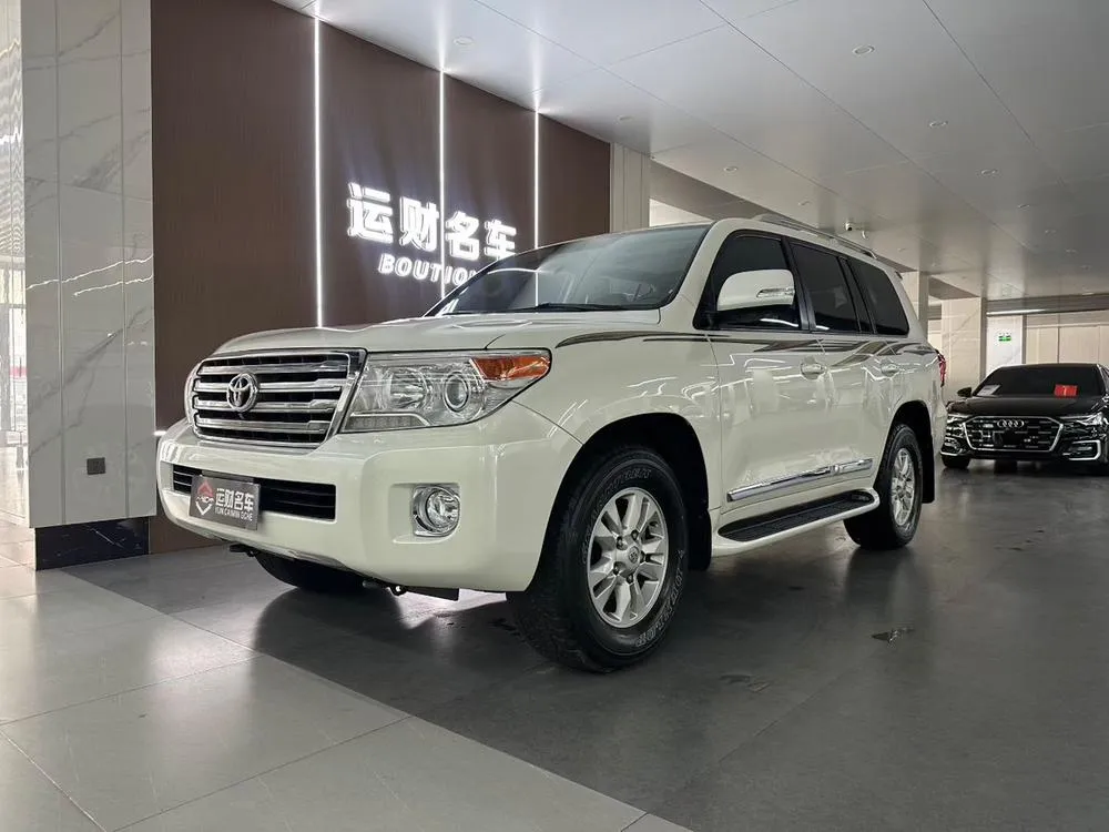 Toyota Land Cruiser (Import), 2014