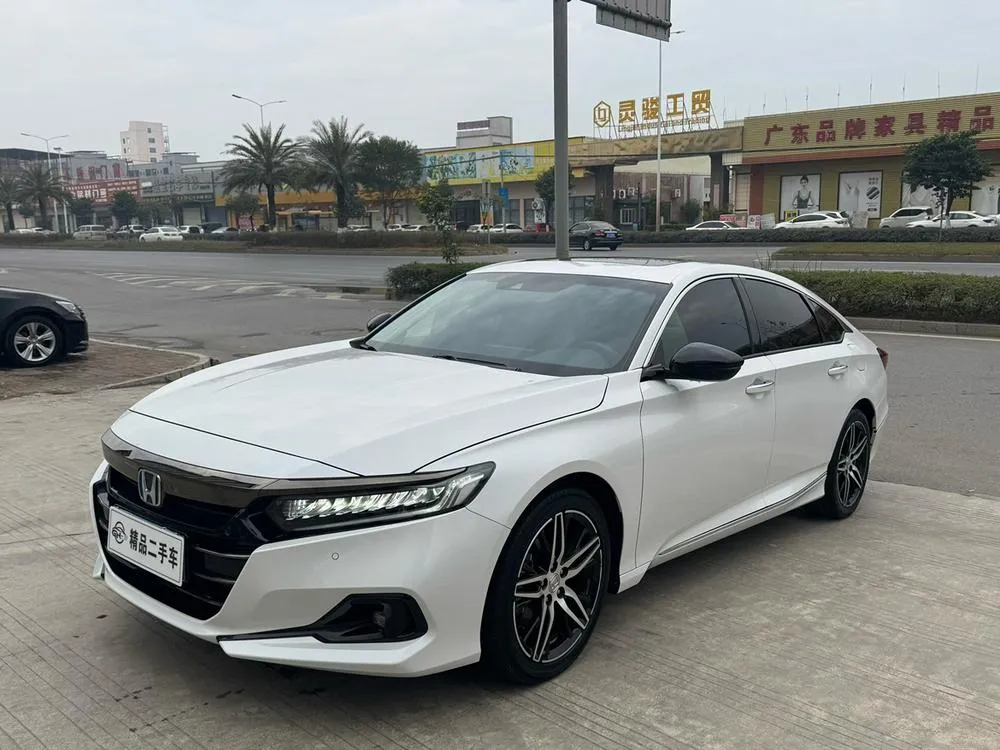 Хонда Accord Sharp · Hybrid 2.0L · Sharp Edition, 2022 — фото 1