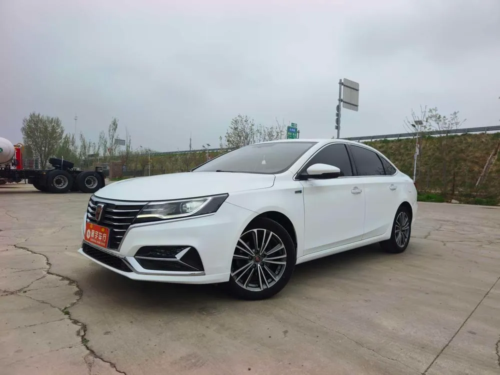 Roewe i6 PLUS 1.6L CVT 4G Connected Glory Flagship Edition, 2020 — фото 1