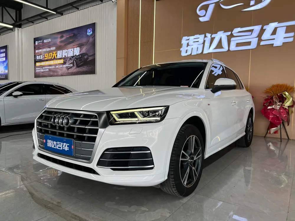 Audi Q5L 40 TFSI Fashion Version CN5, 2018 — фото 1