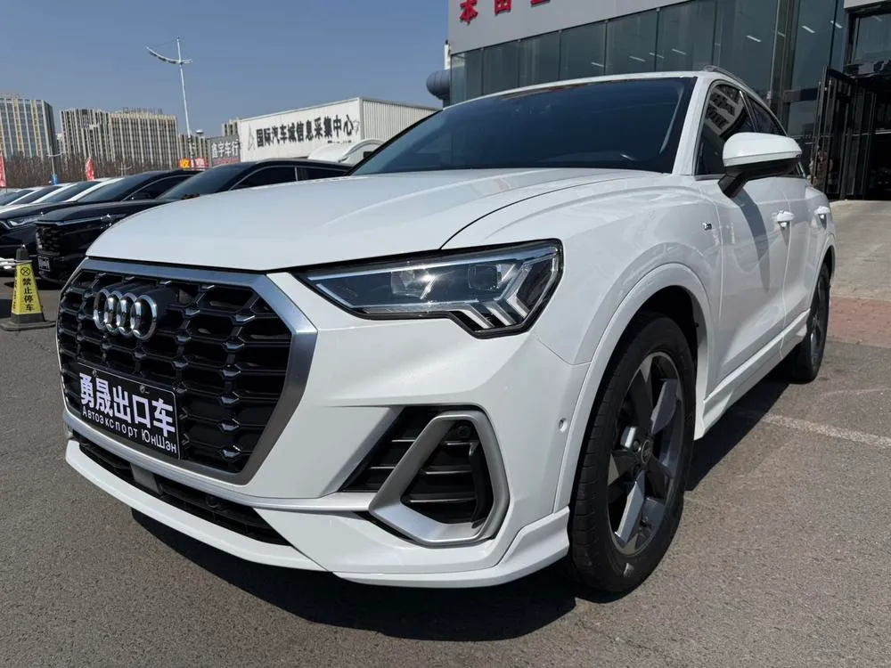 Audi Q3, 2022