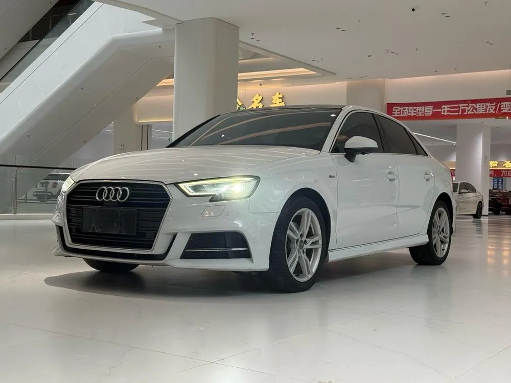 Audi A3 Limousine 35 TFSI Fashion Version CN6, 2019 — фото 1