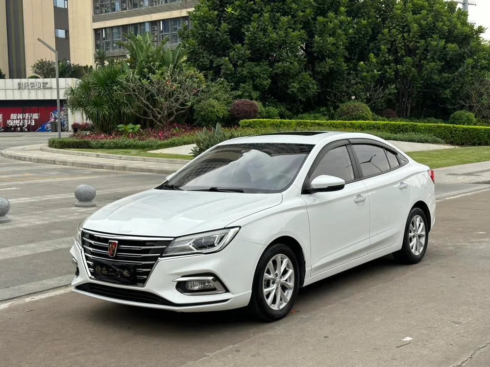 Roewe i5 1.5L Auto 4G Connected Edition, 2020 — фото 1