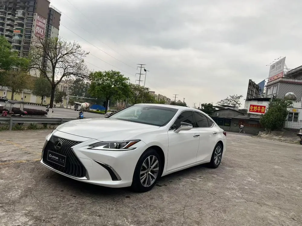 Lexus ES 200 Edition CN6, 2020 — фото 1