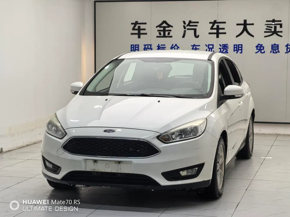 Ford Focus Hatchback 1.6L Auto Comfort Version, 2015 — фото 1