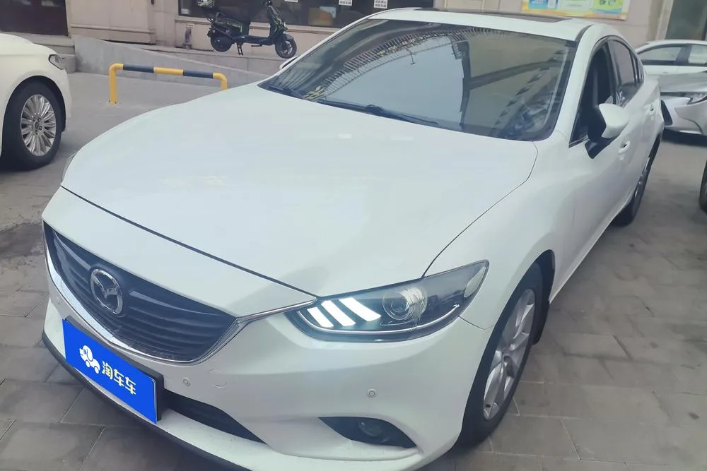 Mazda Atenza 2.0L Blue Luxury Edition, 2015 — фото 1