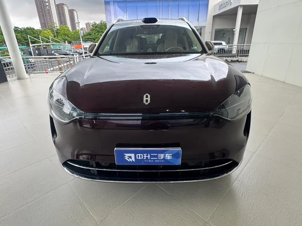AITO M9, 2025