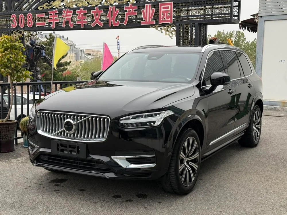 Volvo XC90 B5 Luxury Edition 5 Seater, 2024 — фото 1