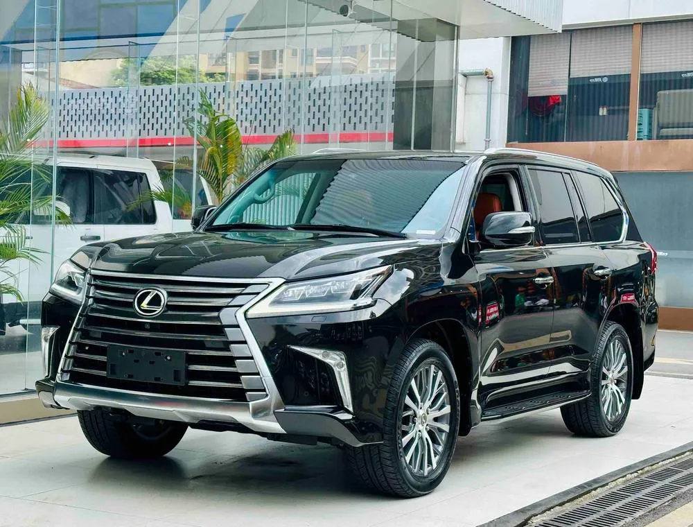 Lexus LX 570 Luxury Edition, 2019 — фото 1