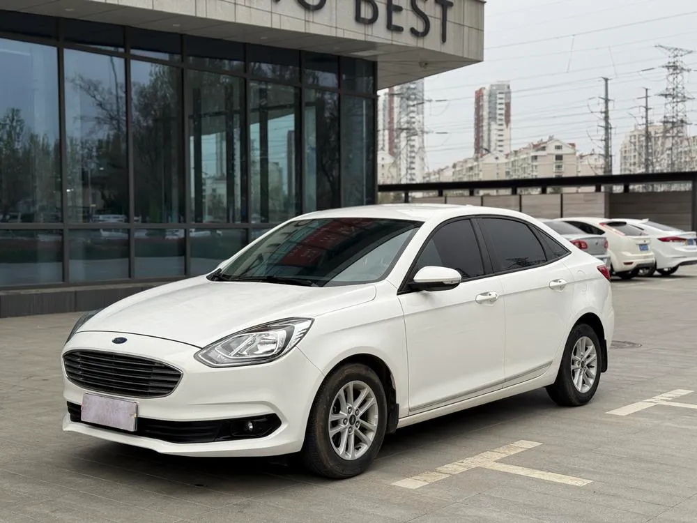 Ford Escort 1.5L Manual Version, 2019 — фото 1
