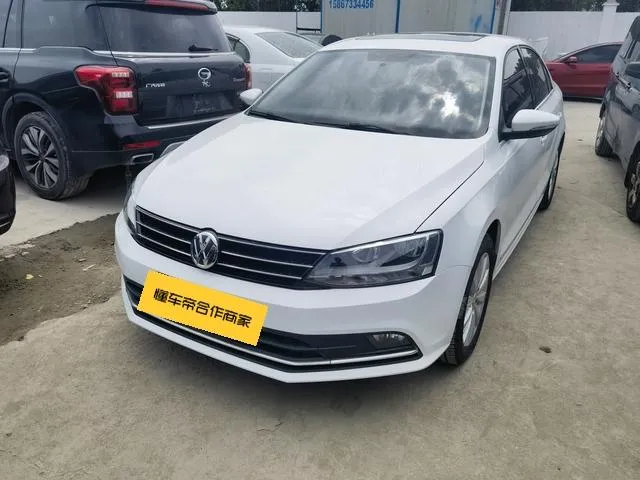 Volkswagen Sagitar 1.6L Manual Comfort Version, 2015 — фото 1