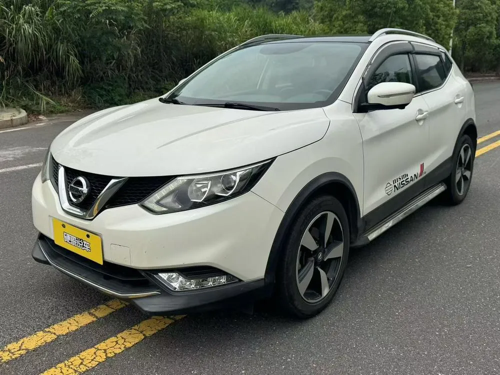 Nissan Qashqai 2.0L CVT Luxury Edition, 2016 — фото 1