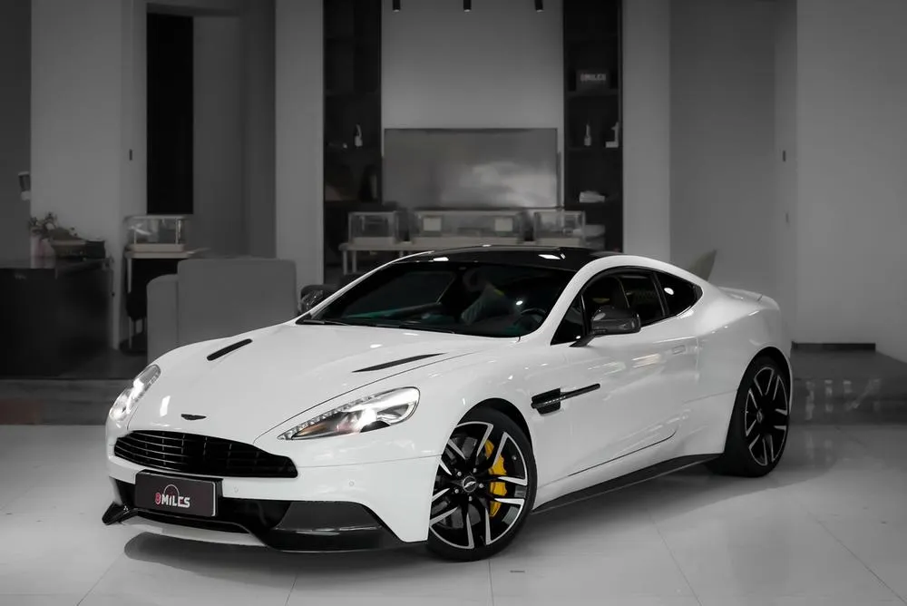Aston Martin Vanquish 6.0L Standard Version, 2013 — фото 1
