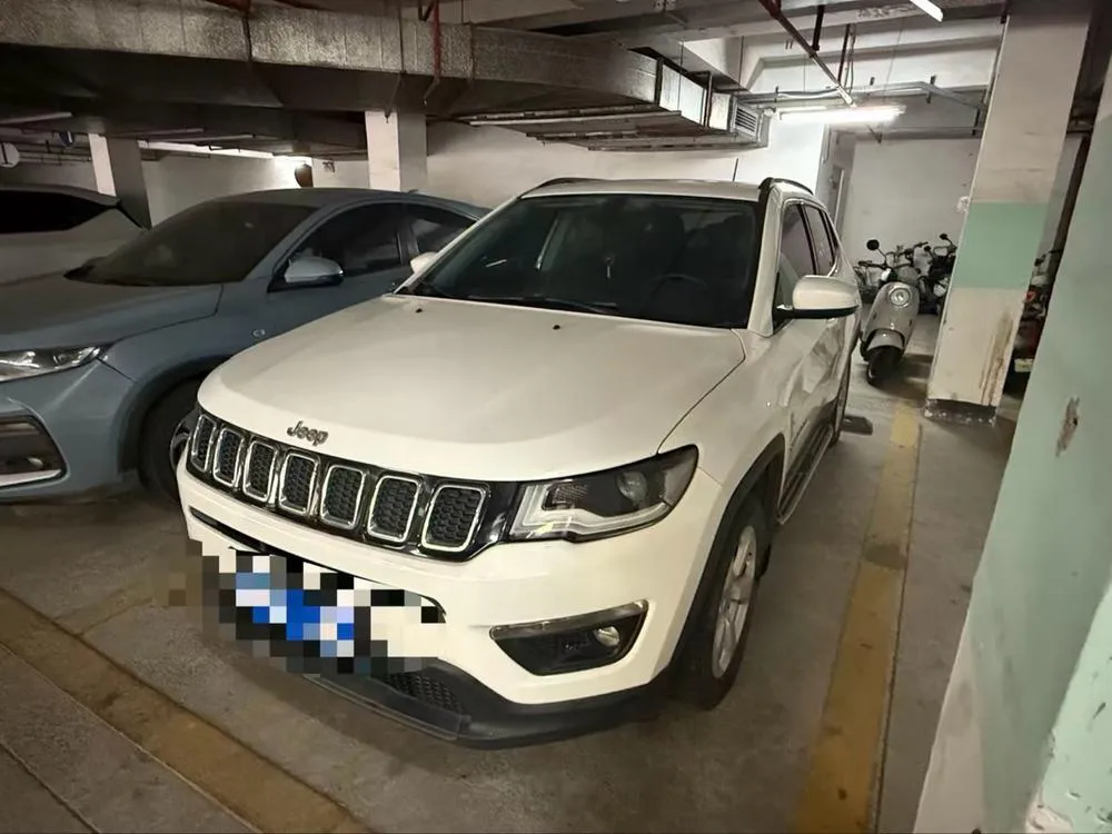 Jeep Compass 200T Auto Joy Edition, 2017 — фото 1