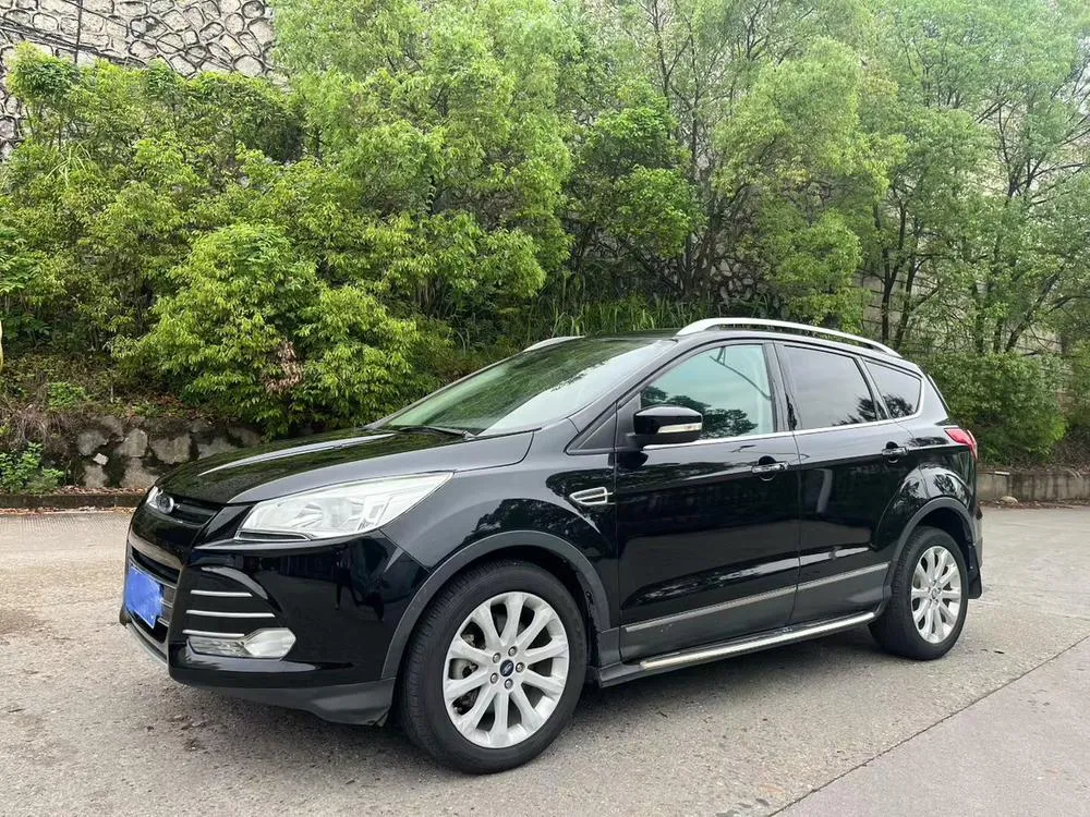 Ford Kuga 2.0L GTDi 4WD Elite Version, 2015 — фото 1