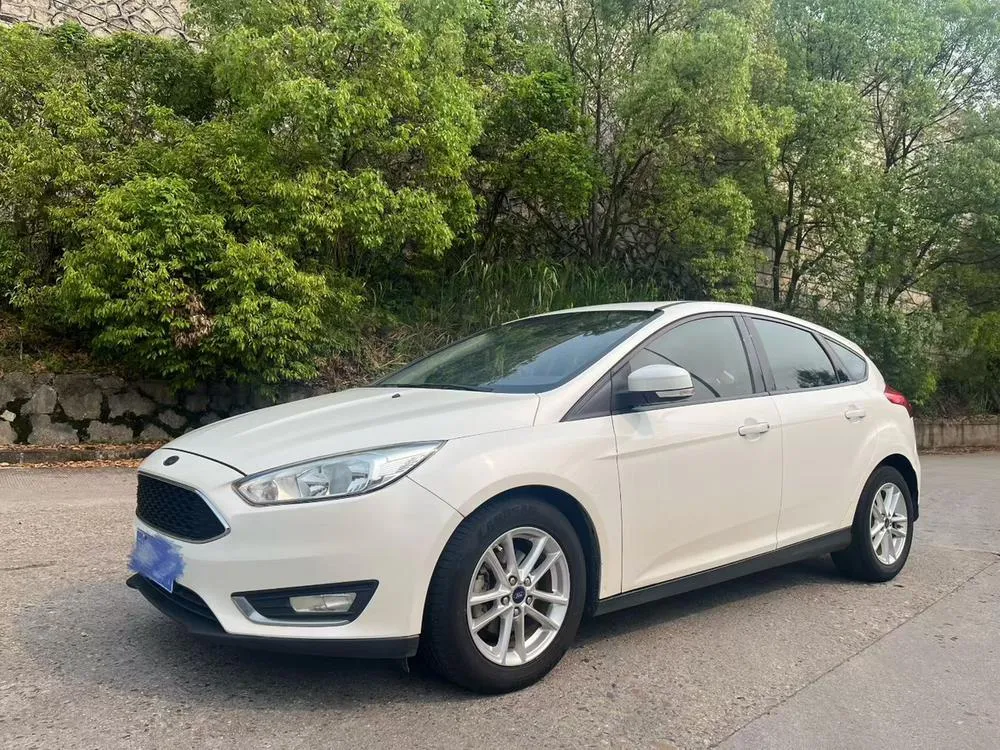 Ford Focus Hatchback EcoBoost 125 Auto Style Version, 2015 — фото 1