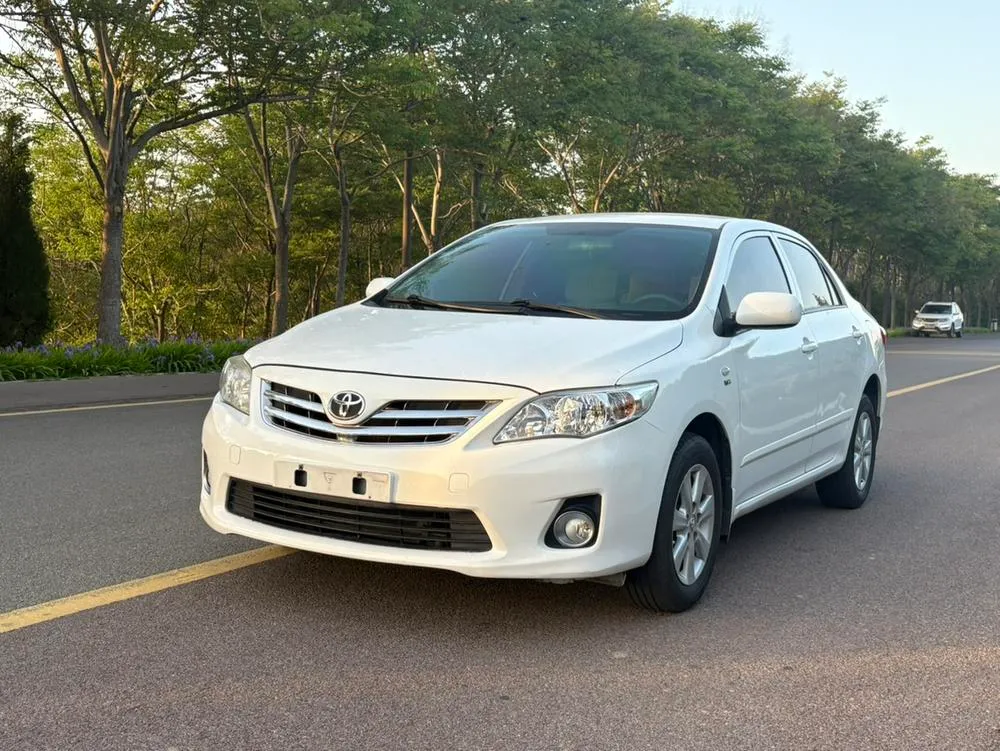 Toyota Corolla Stylish Edition 1.6L Auto GL, 2012 — фото 1