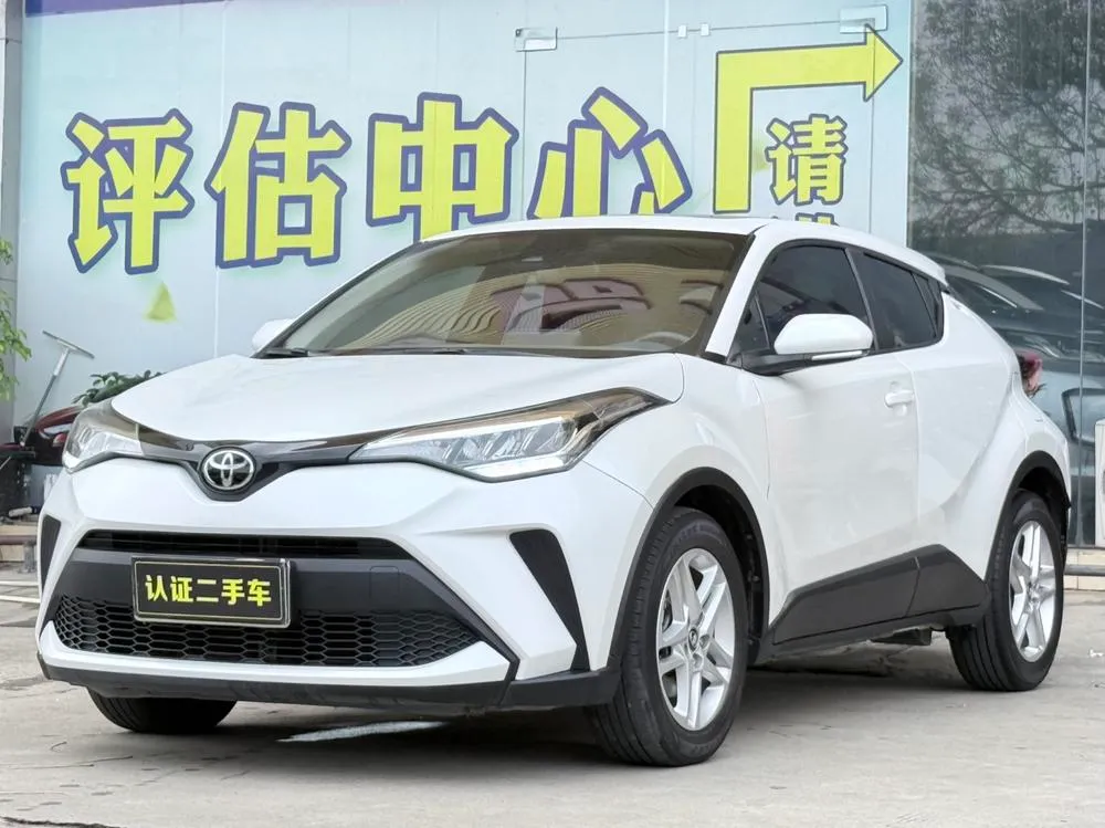 Toyota C-HR 2.0L Luxury Edition, 2021 — фото 1