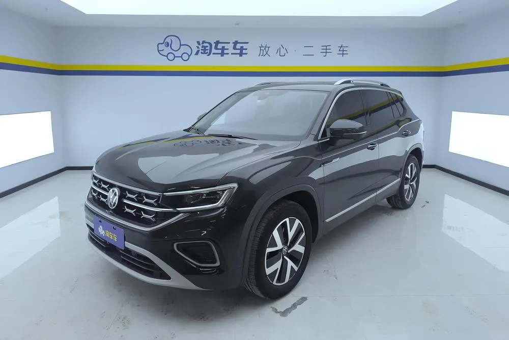Volkswagen Tayron 330TSI 2WD Luxury Plus Edition, 2023 — фото 1