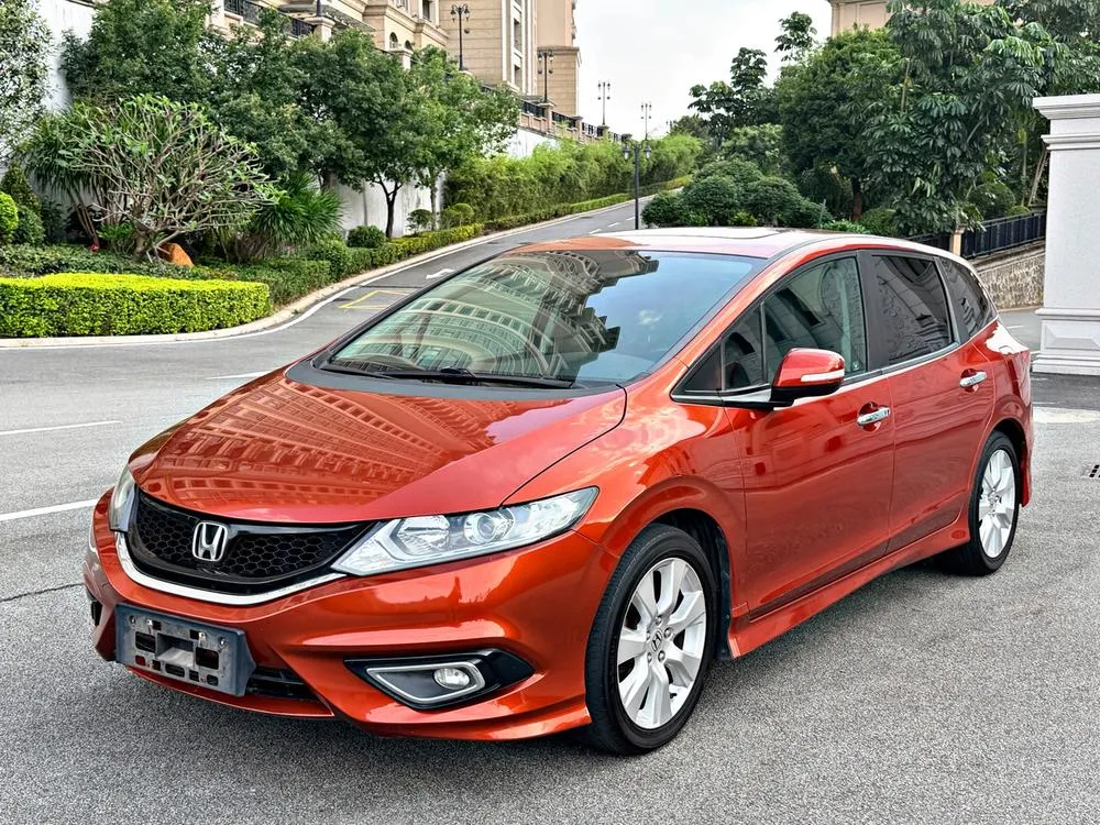 Honda Jade 1.8L CVT Luxury Prestige Edition 5 Seater, 2014 — фото 1