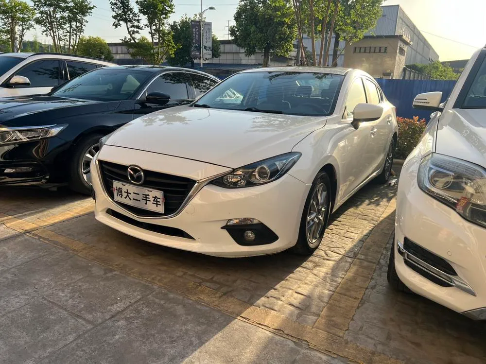 Mazda 3 Axela Sedan 1.5L Auto Luxury Version, 2016 — фото 1