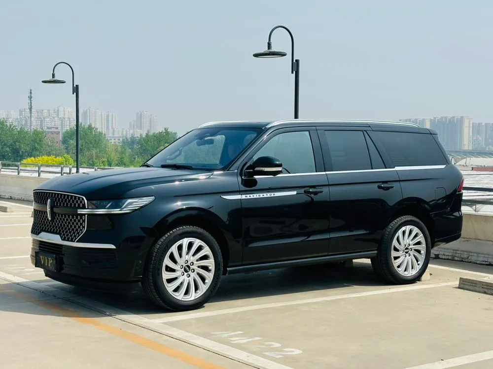 Lincoln Navigator 3.5T версия, 2025 — фото 1
