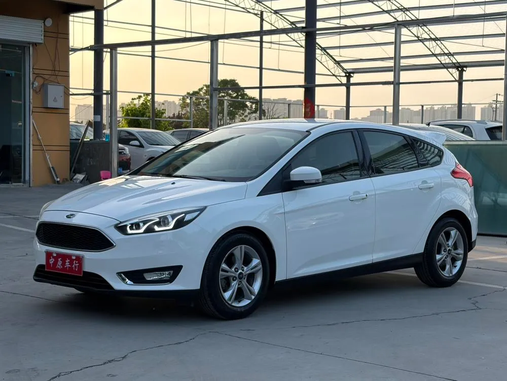 Ford Focus Hatchback 1.6L Auto Comfort Version, 2015 — фото 1
