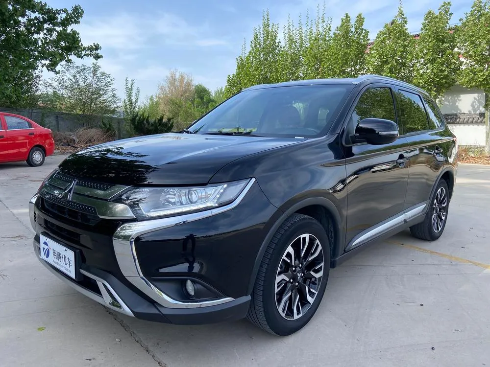 Mitsubishi Outlander 2.0L 2WD Smooth Edition 7 Seater, 2020 — фото 1