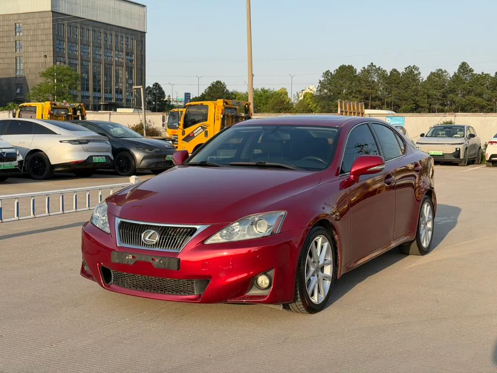 Lexus IS, 2011