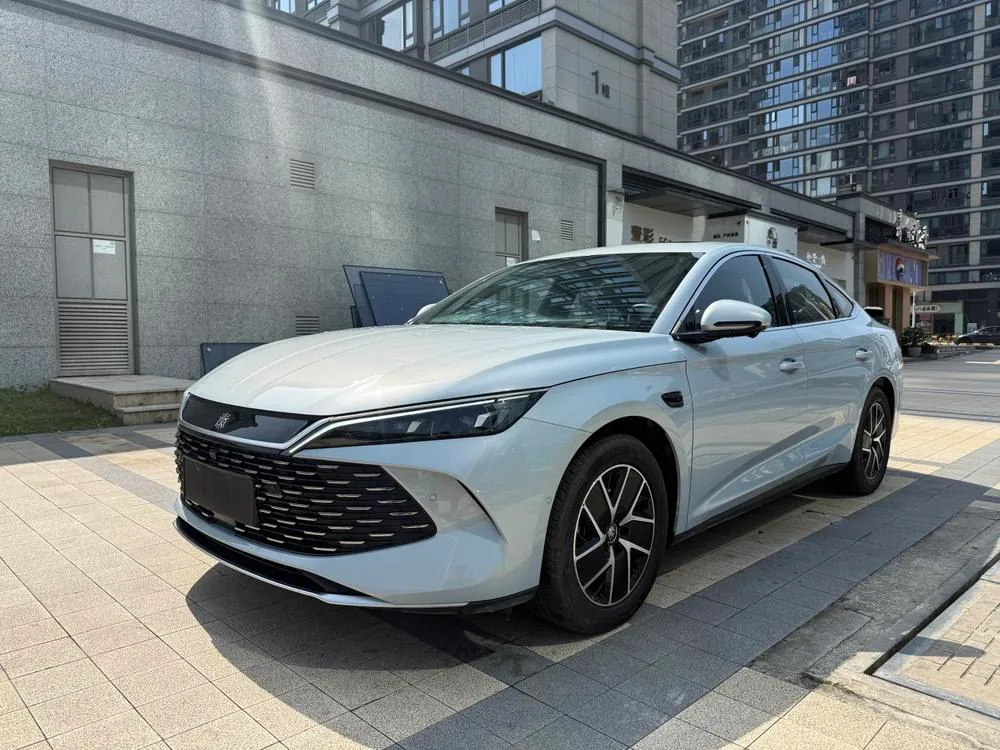 BYD Qin L DM Smart Drive Edition DM-i 120KM Version, 2025 — фото 1