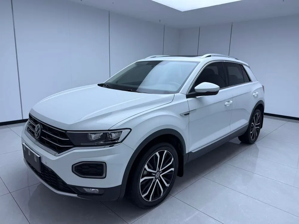 Volkswagen T-Roc 280TSI DSG 2WD PLUS, 2022 — фото 1